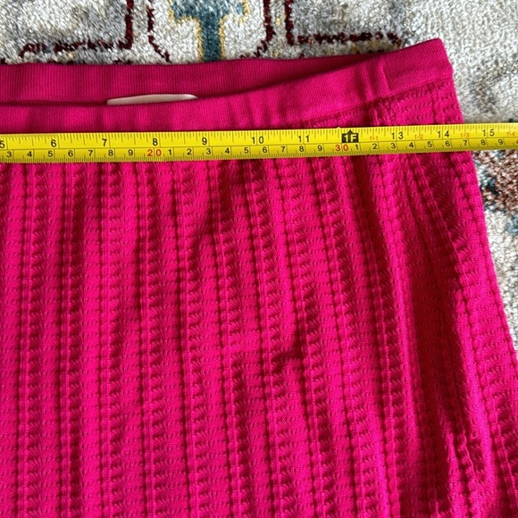 GUESS Women's Milana Shell Stitch Pencil Skirt Pink fringe size medium - Picture 5 of 9